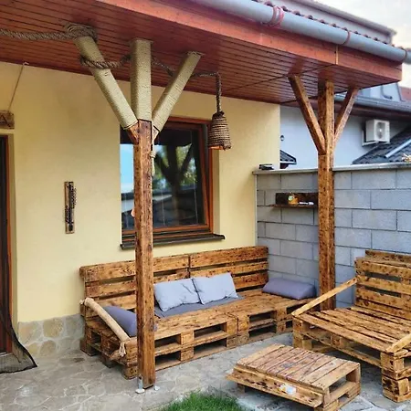 Ubytovani U Kominika Dubnany Exterior photo
